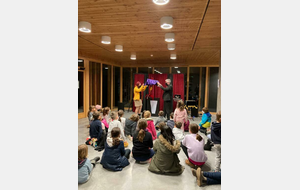 UN MAGICIEN POUR LE NOEL DES MOINS DE 13 ANS DE L'USVG